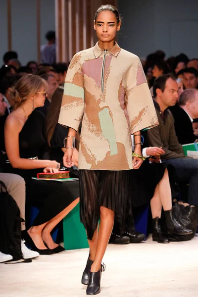 Look 27